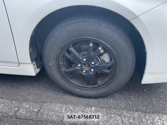 Toyota PRIUS 2013-10 8686357-4