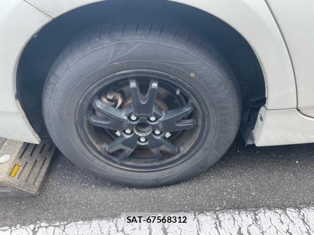 Toyota PRIUS 2013-10 8686357-5