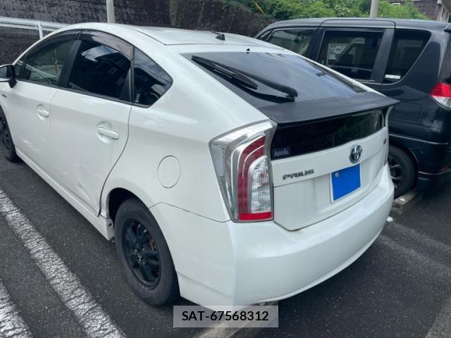 Toyota PRIUS 2013-10 8686357-6