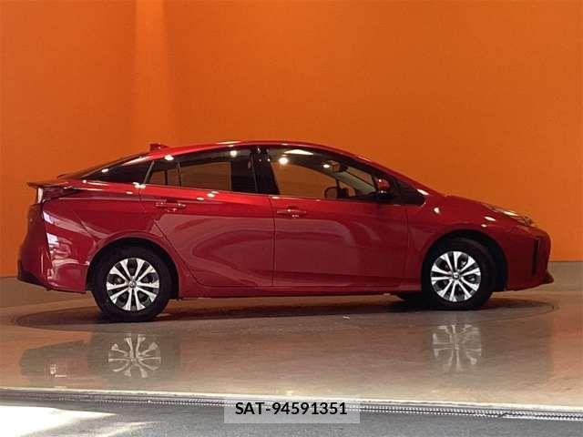 Toyota PRIUS 2021-07 8686302-18