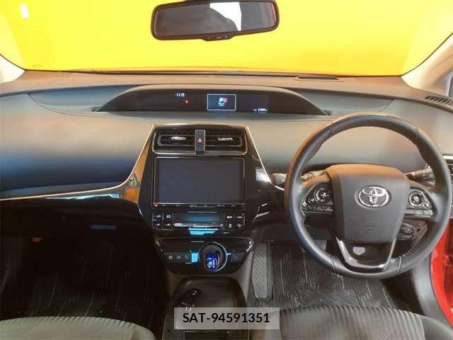 Toyota PRIUS 2021-07 8686302-1