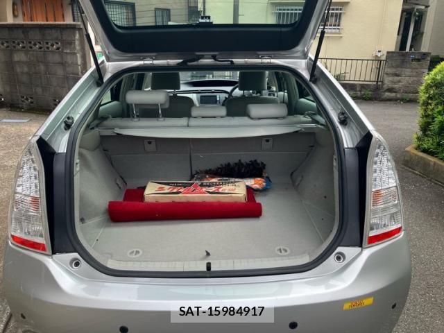 Toyota PRIUS 2011-11 8686348-12