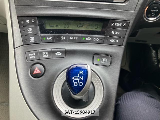 Toyota PRIUS 2011-11 8686348-18