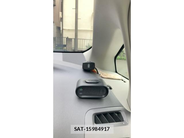 Toyota PRIUS 2011-11 8686348-24