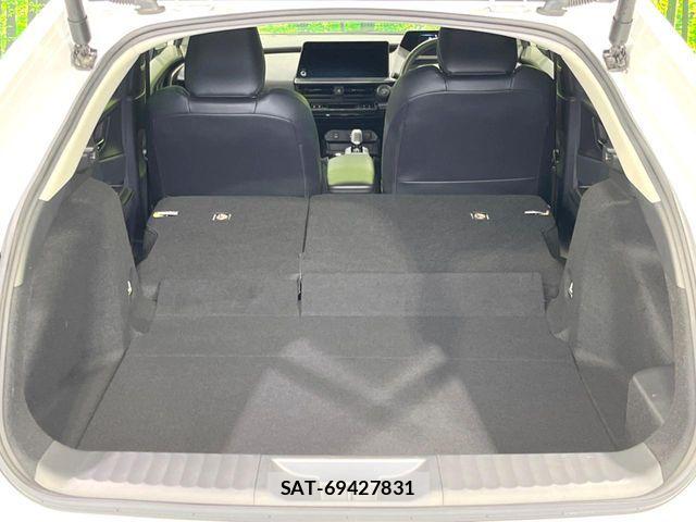 Toyota PRIUS 2023-08 8686299-9