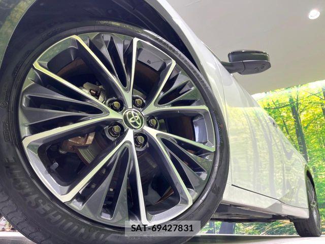 Toyota PRIUS 2023-08 8686299-12
