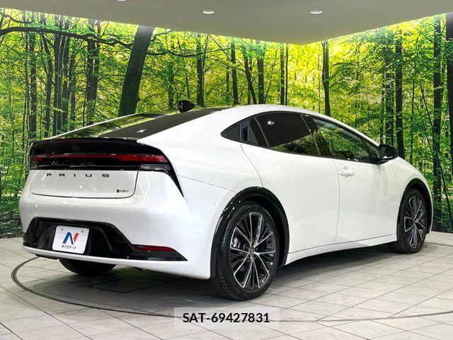 Toyota PRIUS 2023-08 8686299-16