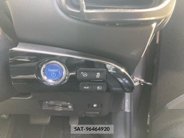 Toyota PRIUS 2017-08 8686318-9