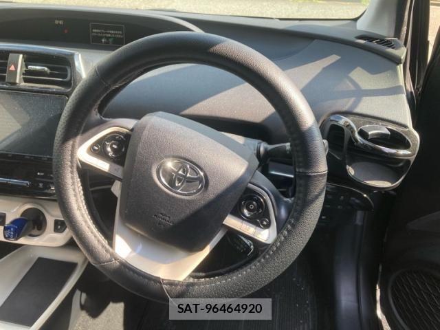 Toyota PRIUS 2017-08 8686318-10