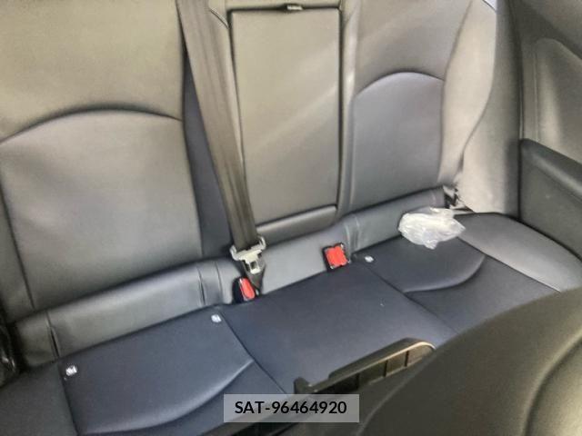 Toyota PRIUS 2017-08 8686318-13