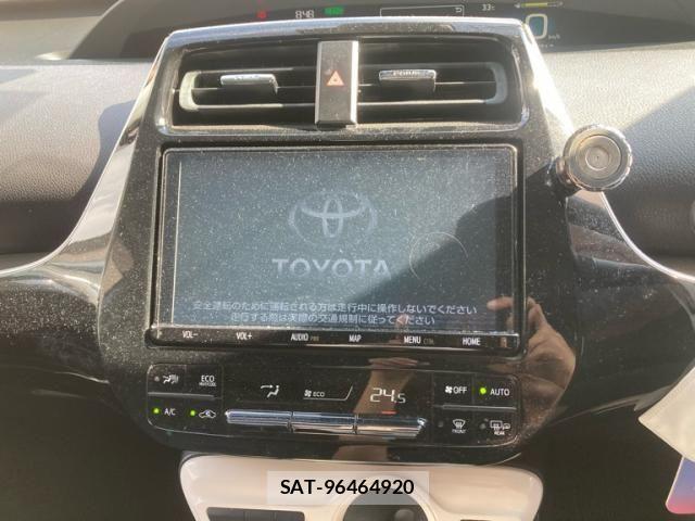 Toyota PRIUS 2017-08 8686318-17
