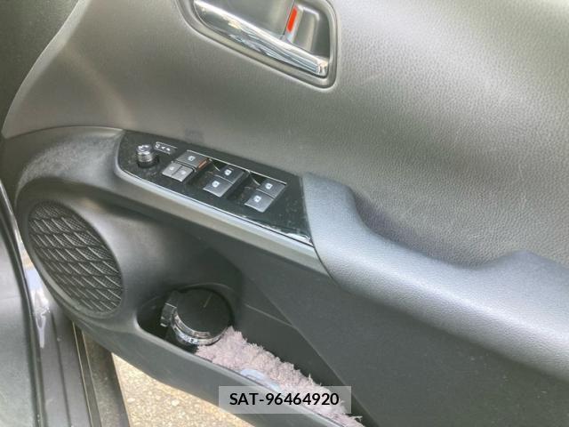 Toyota PRIUS 2017-08 8686318-7