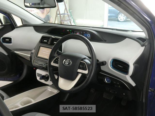 Toyota PRIUS 2017-09 8686308-11