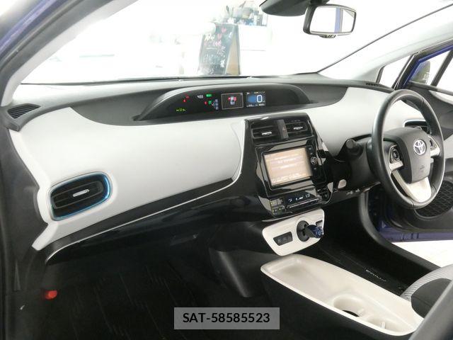 Toyota PRIUS 2017-09 8686308-12