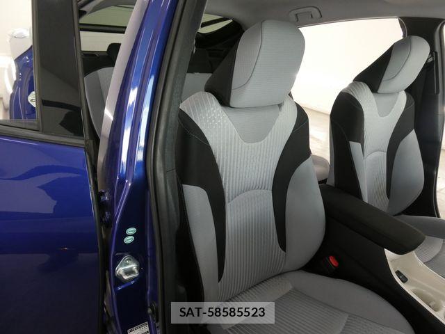 Toyota PRIUS 2017-09 8686308-13