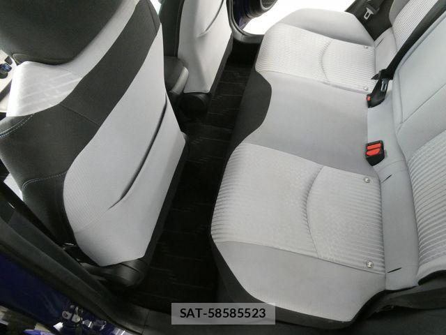 Toyota PRIUS 2017-09 8686308-15