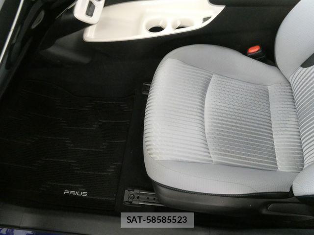 Toyota PRIUS 2017-09 8686308-18