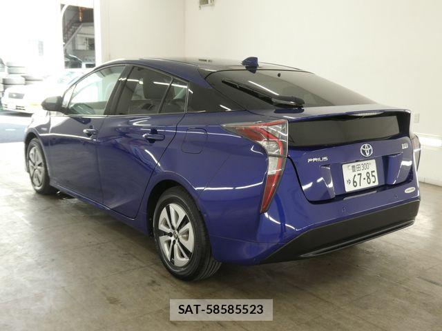 Toyota PRIUS 2017-09 8686308-1