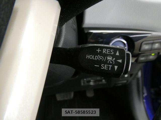 Toyota PRIUS 2017-09 8686308-19