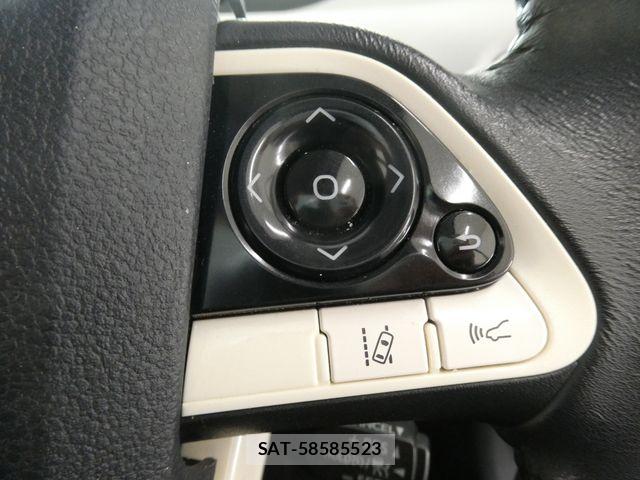 Toyota PRIUS 2017-09 8686308-21