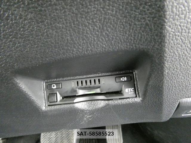 Toyota PRIUS 2017-09 8686308-25