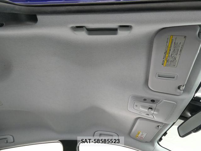 Toyota PRIUS 2017-09 8686308-28