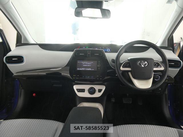 Toyota PRIUS 2017-09 8686308-2