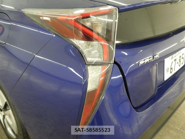 Toyota PRIUS 2017-09 8686308-7