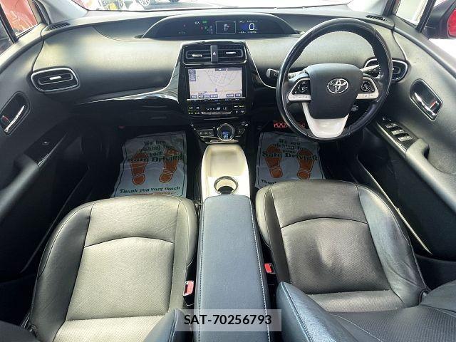 Toyota PRIUS 2016-11 8686313-1