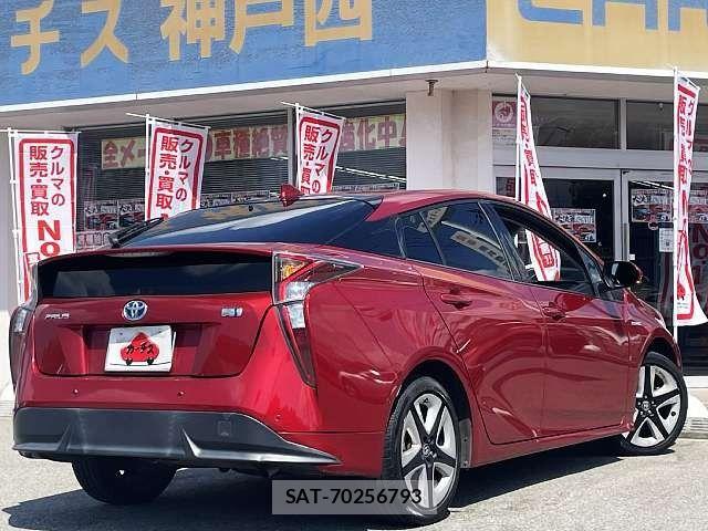 Toyota PRIUS 2016-11 8686313-2