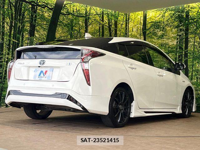 Toyota PRIUS 2016-04 8686303-19