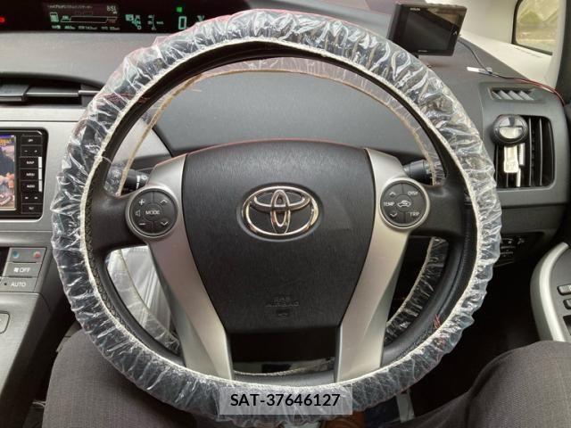 Toyota PRIUS 2012-06 8686345-17