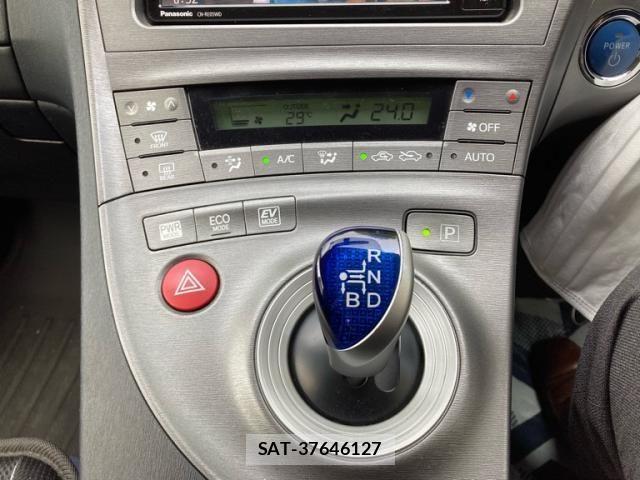 Toyota PRIUS 2012-06 8686345-22