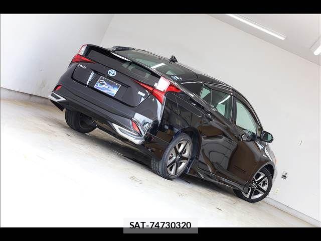 Toyota PRIUS 2019-04 8686305-11