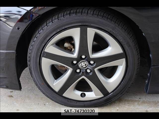Toyota PRIUS 2019-04 8686305-13