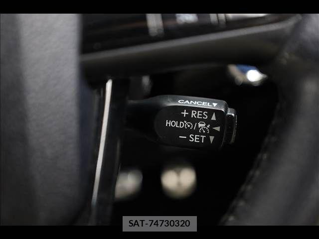 Toyota PRIUS 2019-04 8686305-15