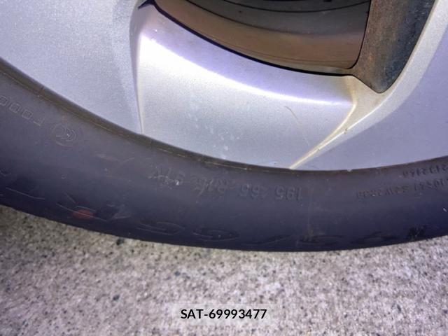 Toyota PRIUS 2015-02 8686355-9