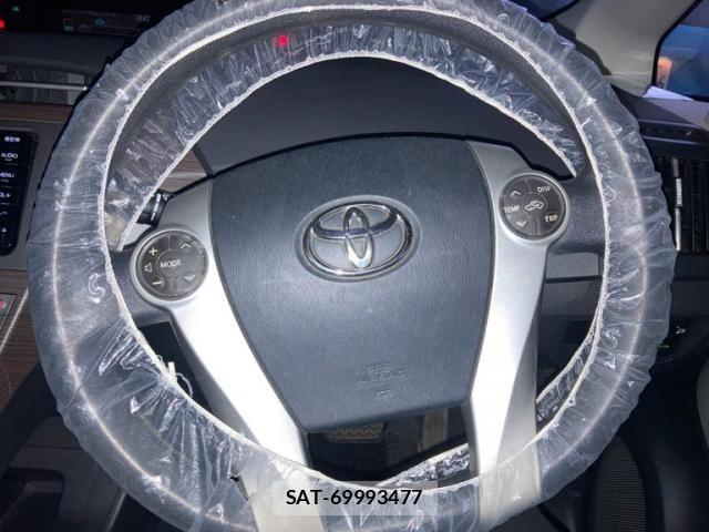 Toyota PRIUS 2015-02 8686355-13