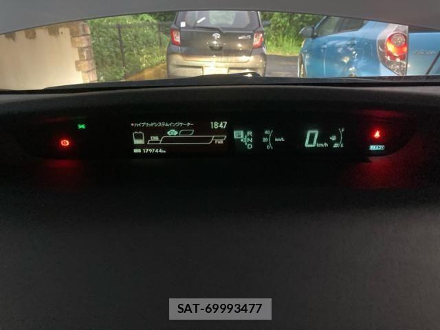 Toyota PRIUS 2015-02 8686355-15