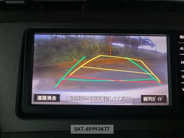 Toyota PRIUS 2015-02 8686355-18