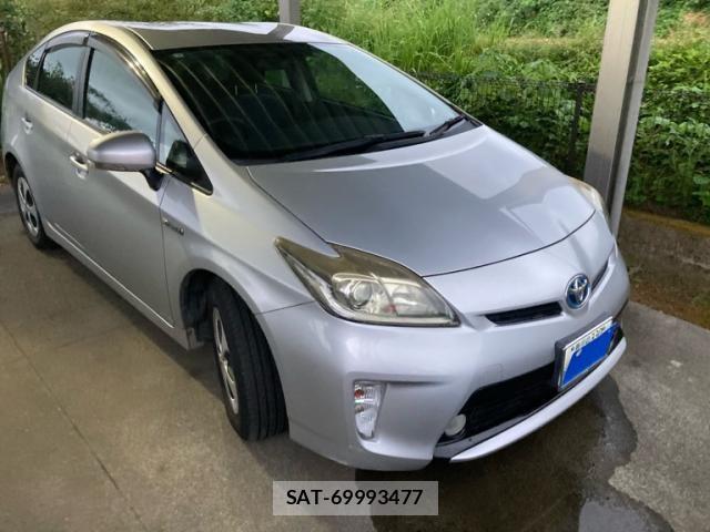 Toyota PRIUS 2015-02 8686355-1