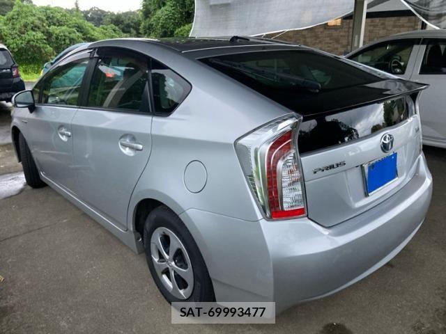 Toyota PRIUS 2015-02 8686355-4