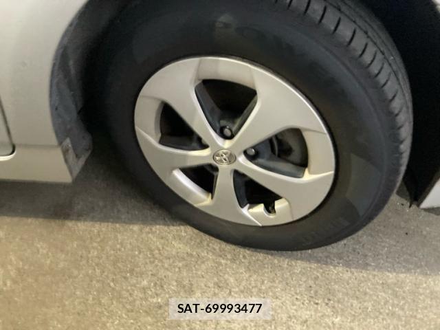 Toyota PRIUS 2015-02 8686355-6