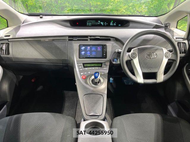 Toyota PRIUS 2014-03 8686328-1