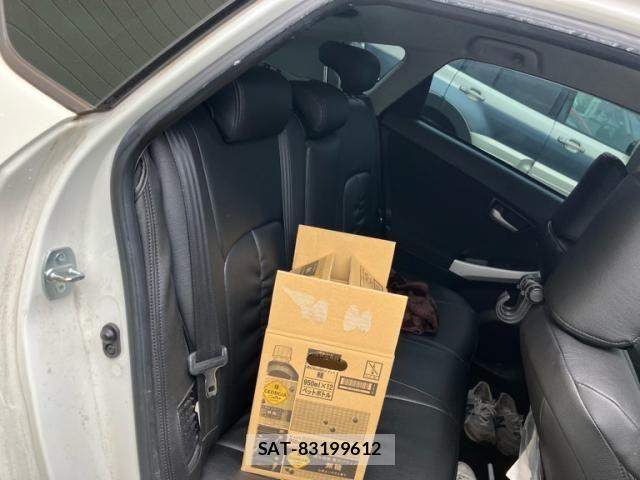 Toyota PRIUS 2015-01 8686349-8
