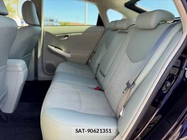 Toyota PRIUS 2014-06 8686327-17