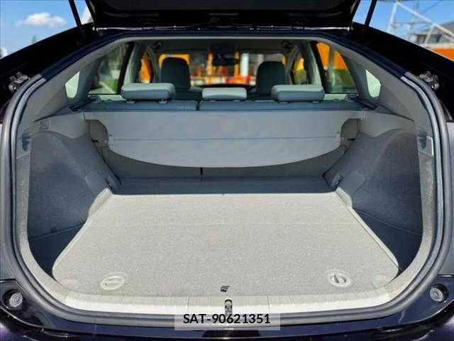 Toyota PRIUS 2014-06 8686327-19