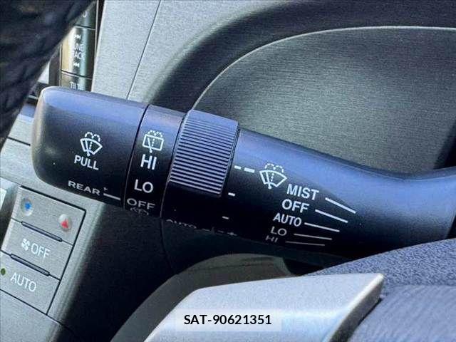 Toyota PRIUS 2014-06 8686327-24