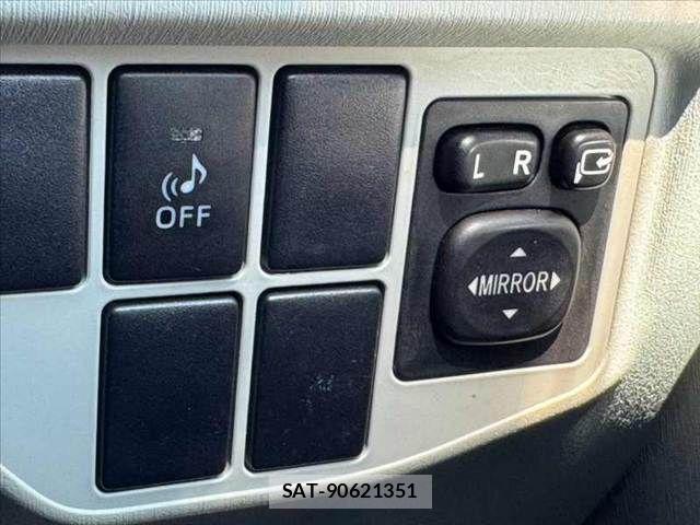 Toyota PRIUS 2014-06 8686327-25