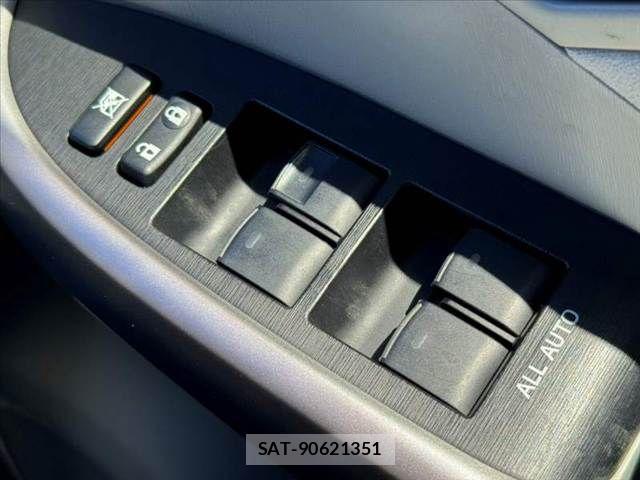 Toyota PRIUS 2014-06 8686327-27